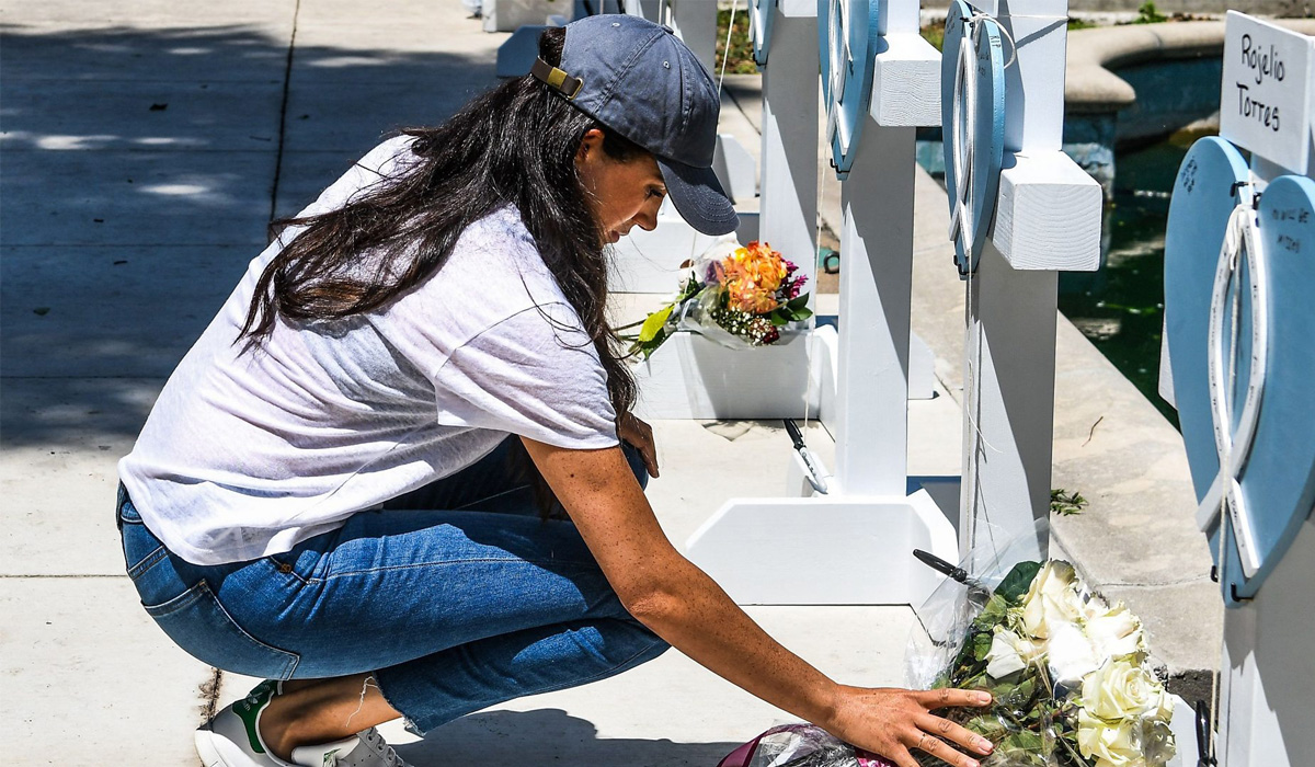 Meghan Markle visits memorial for Texas school shooting victims